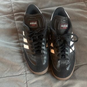 Men’s size 8 black and white Adidas Samba’s. Barely worn like new.